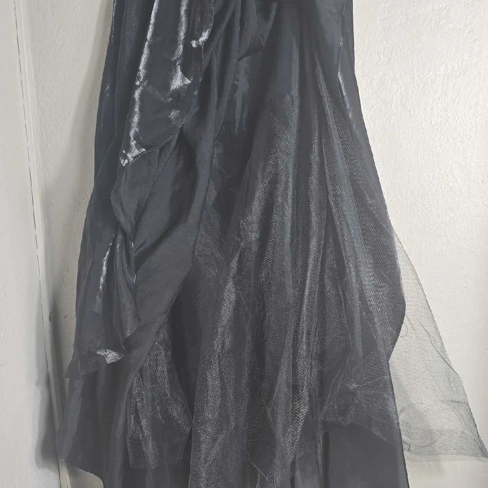JS Collections Black Lined Shimmer Asymmetrical Maxi Skirt for a Night Out - Picture 5 of 10